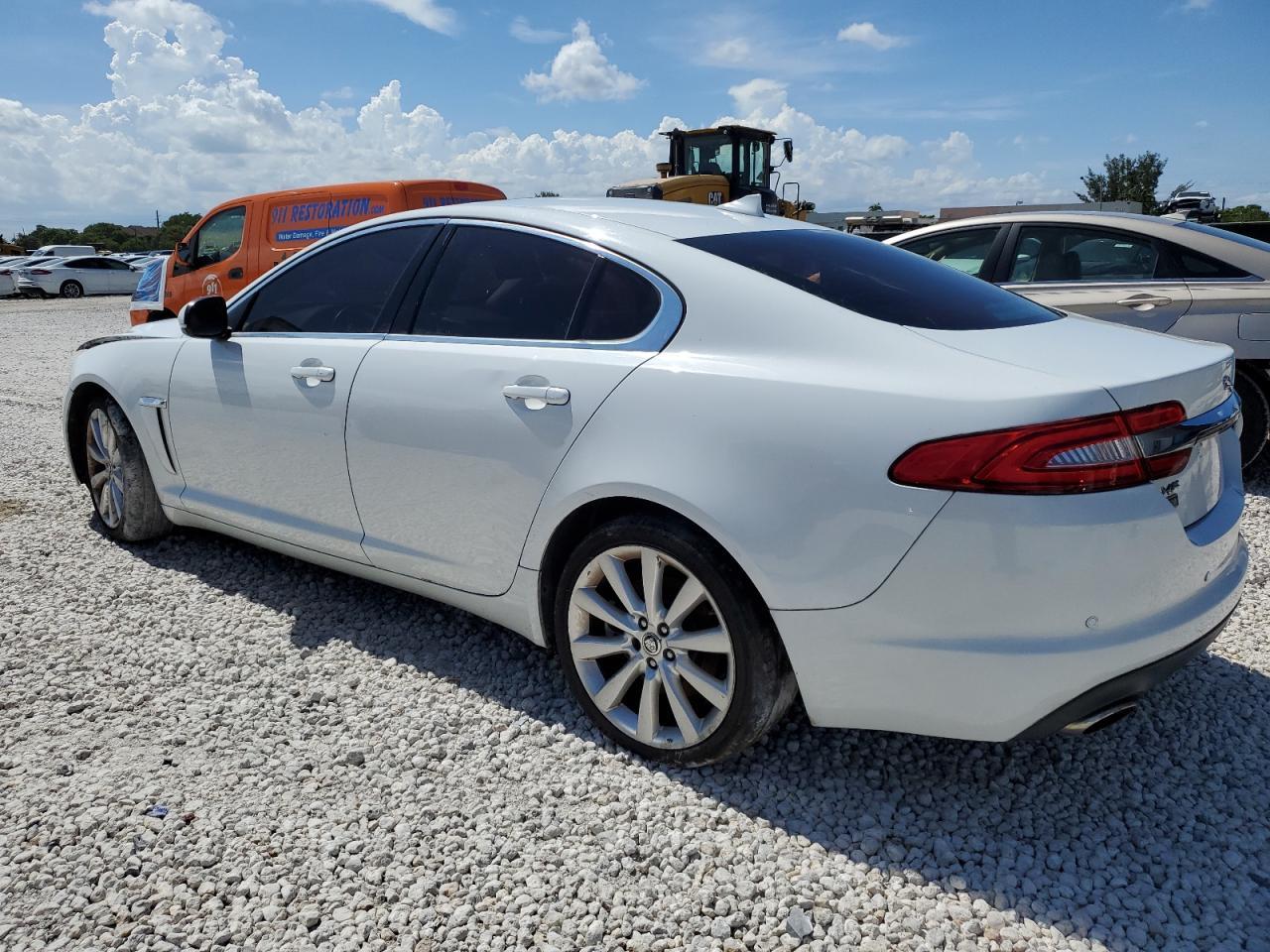 2013 Jaguar Xf - Фото 2