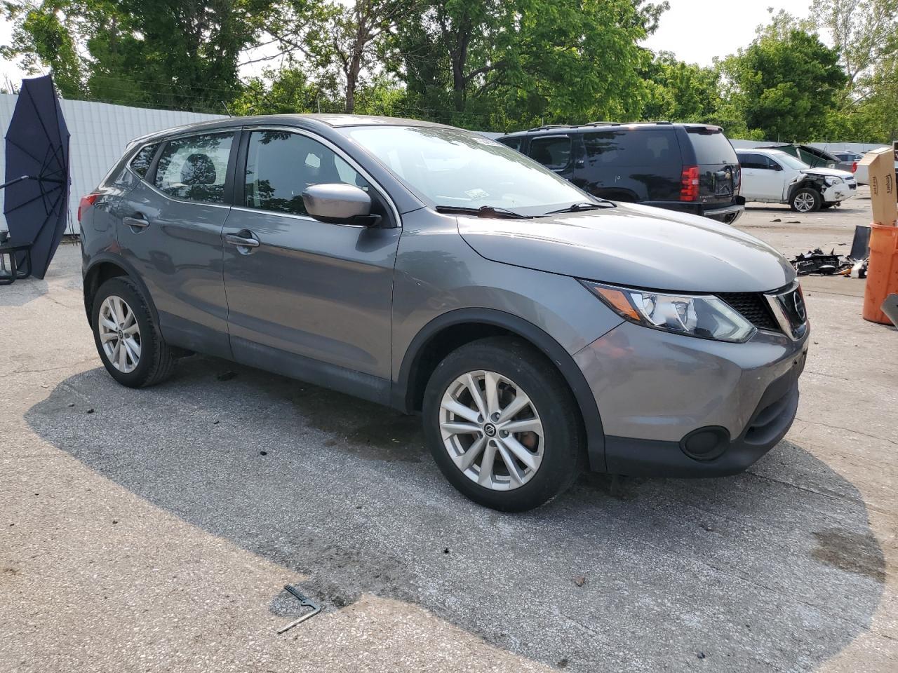 2019 Nissan Rogue Sport S - Image 4