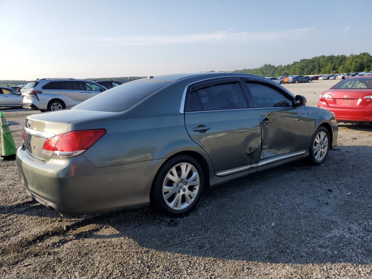2011 Toyota Avalon Base - Фото 3