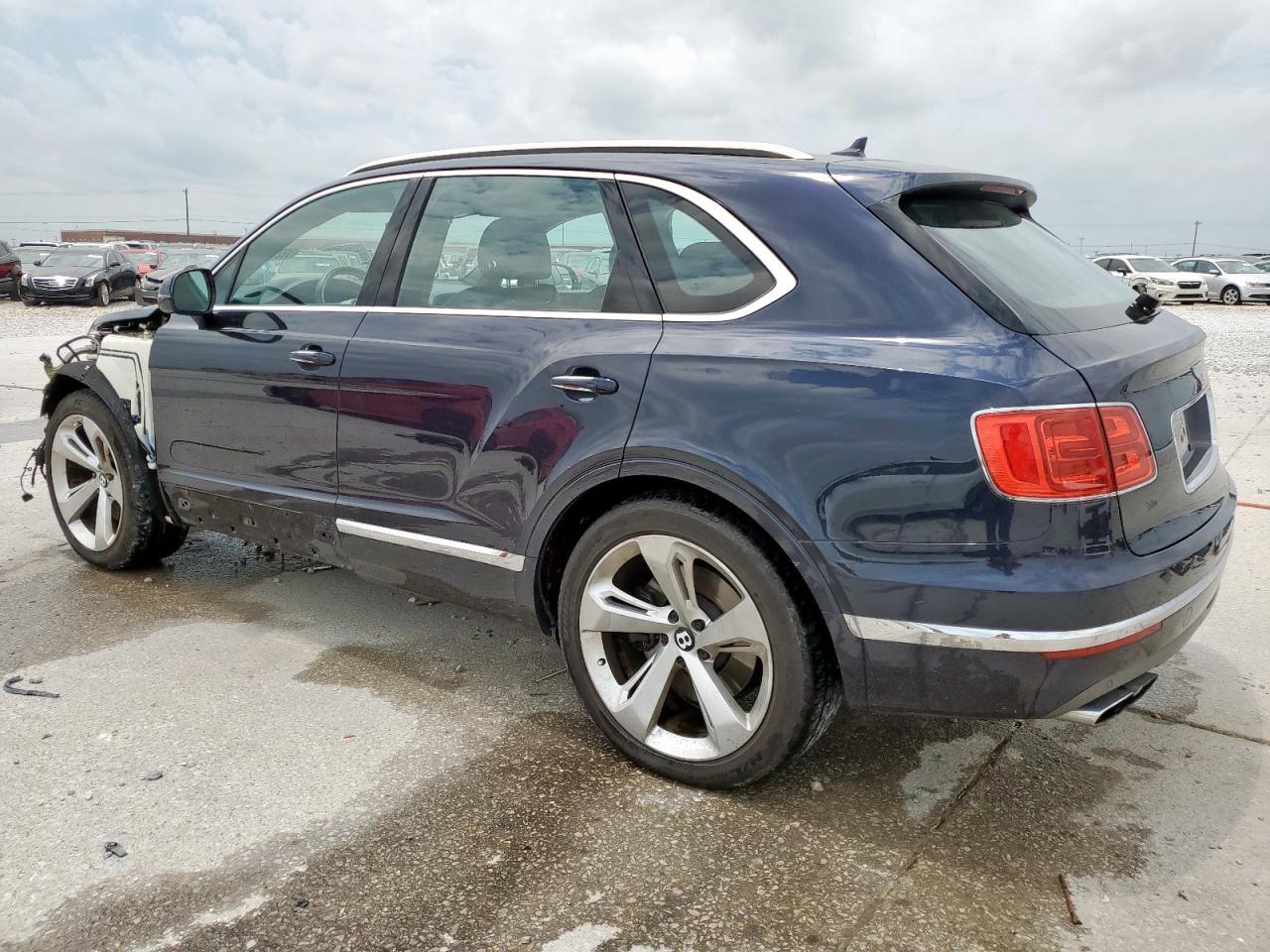 2019 Bentley Bentayga - Фото 2
