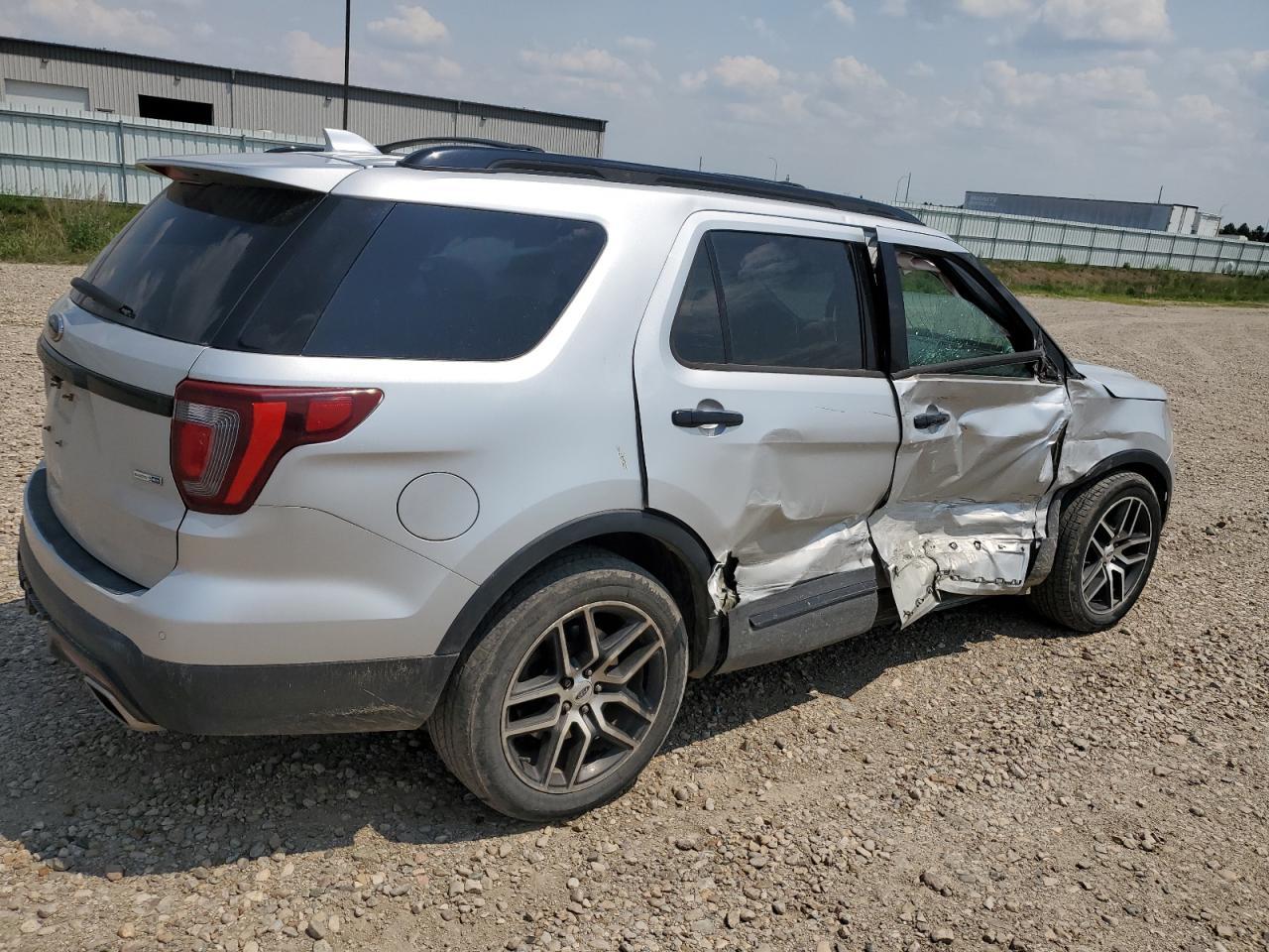 2017 Ford Explorer Sport - Image 3