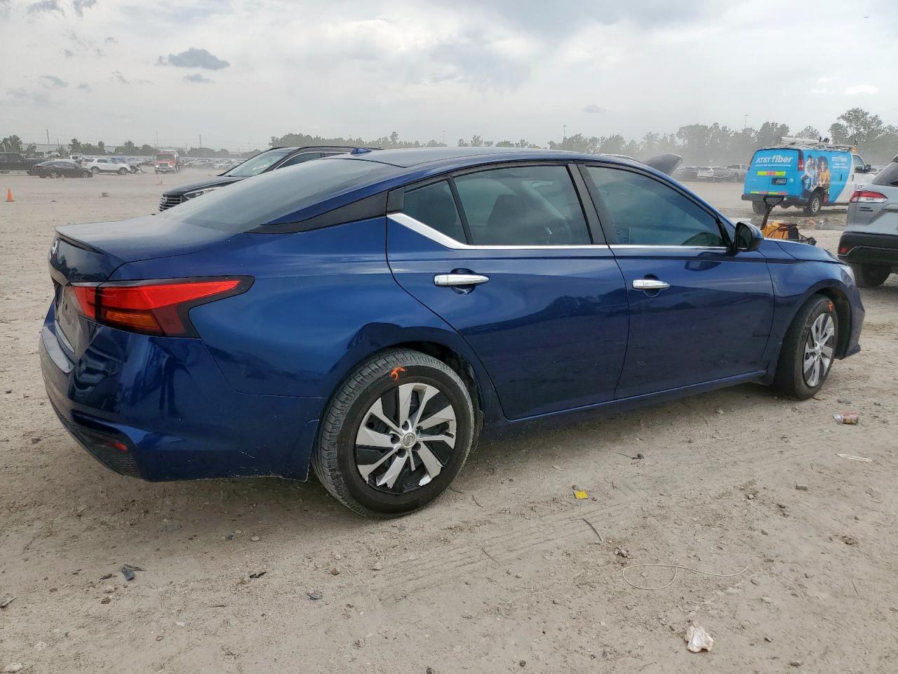 2020 Nissan Altima S - Фото 3