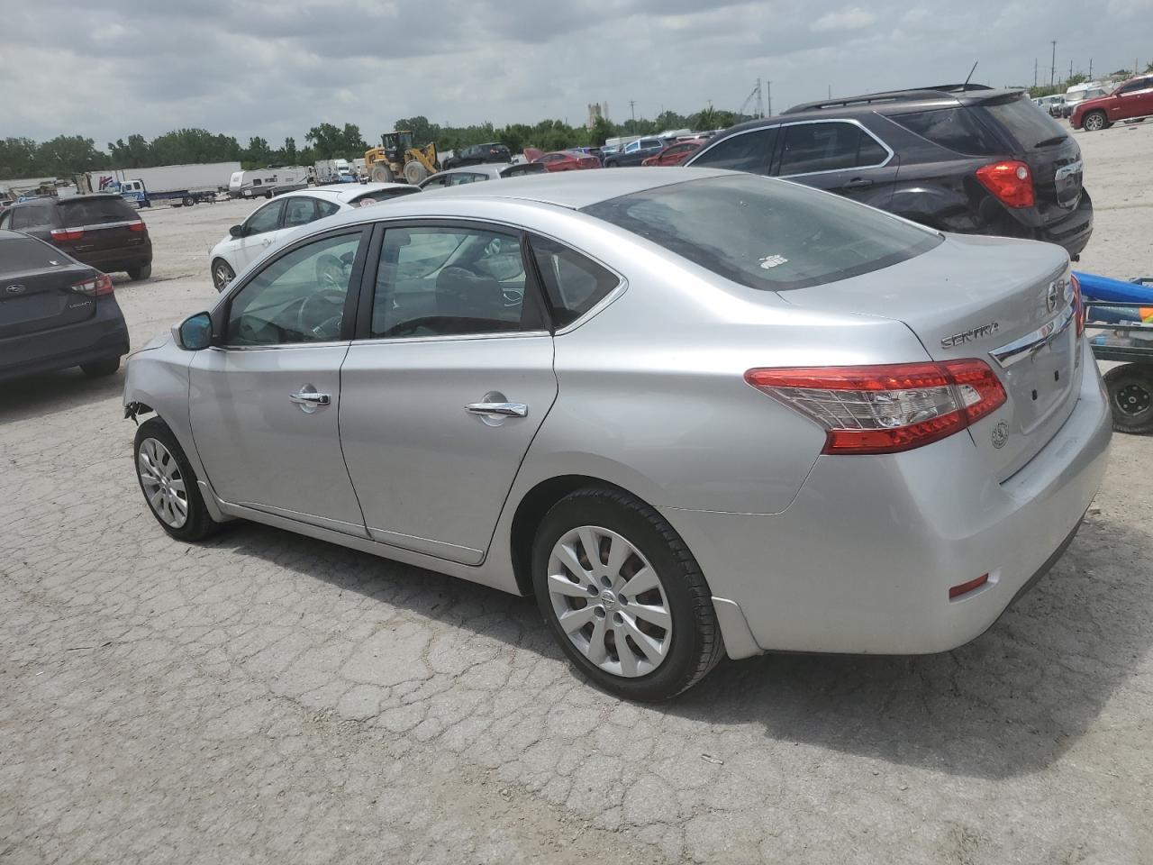 2015 Nissan Sentra S - Фото 2