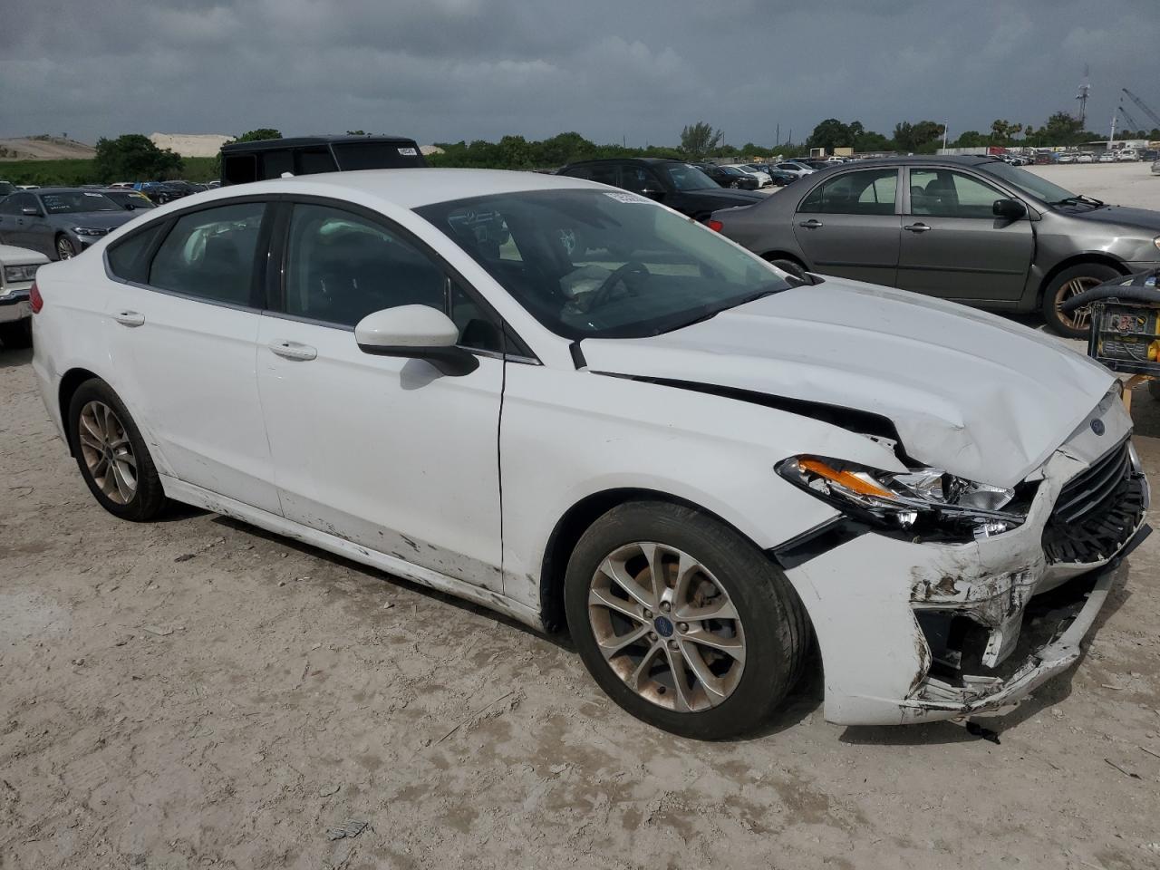 2020 Ford Fusion Se - Фото 4