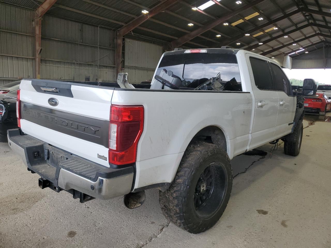 2022 Ford F250 Super Duty - Image 3