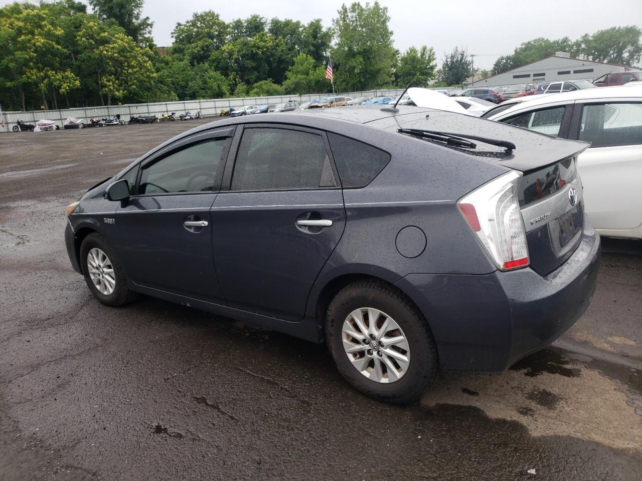 2013 Toyota Prius Plug-In - Фото 2