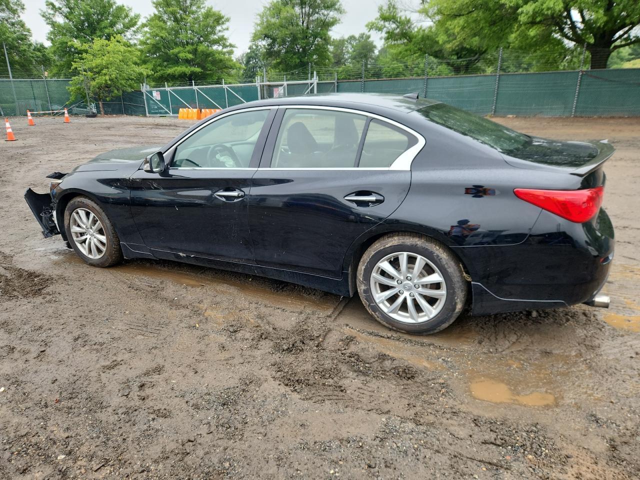 2016 Infiniti Q50 Premium - Image 2