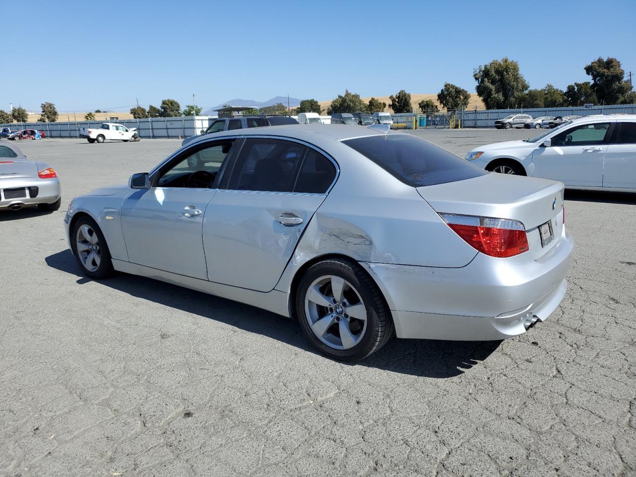 2006 BMW 525 I - Фото 2