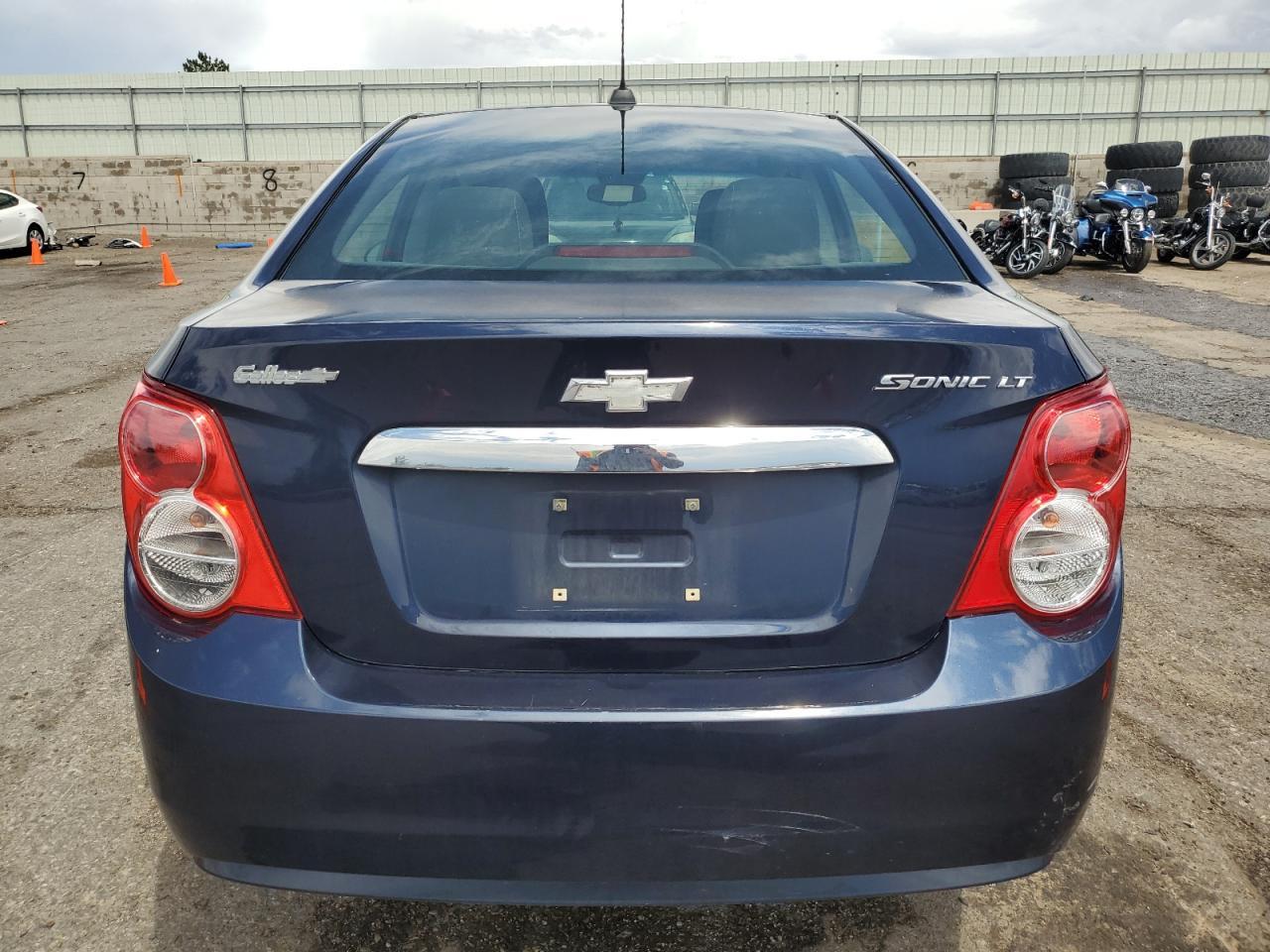 2015 Chevrolet Sonic Lt - Image 6