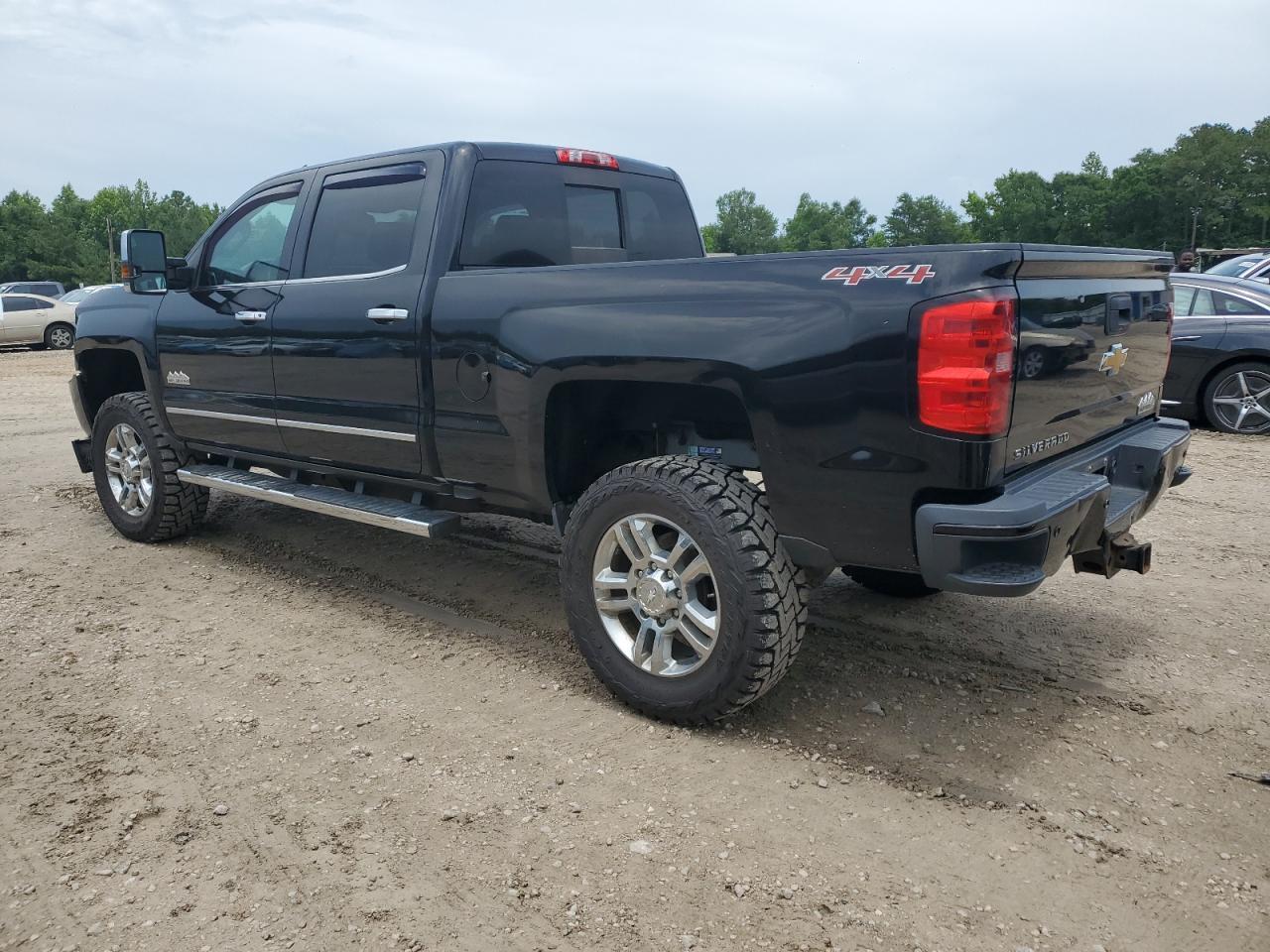 2015 Chevrolet Silverado K2500 High Country - Image 2