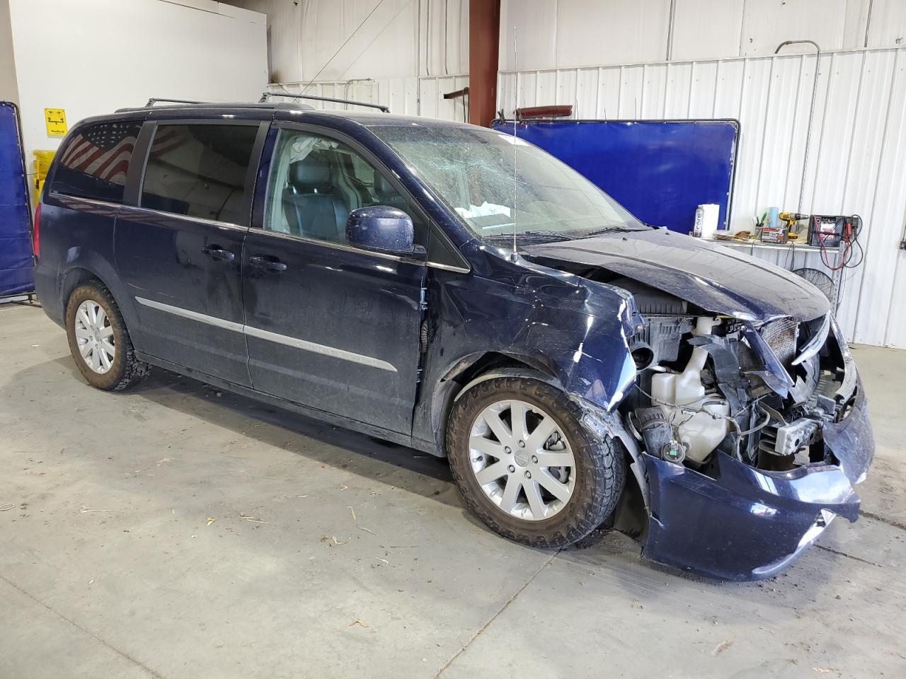 2014 Chrysler Town & Country Touring - Image 4