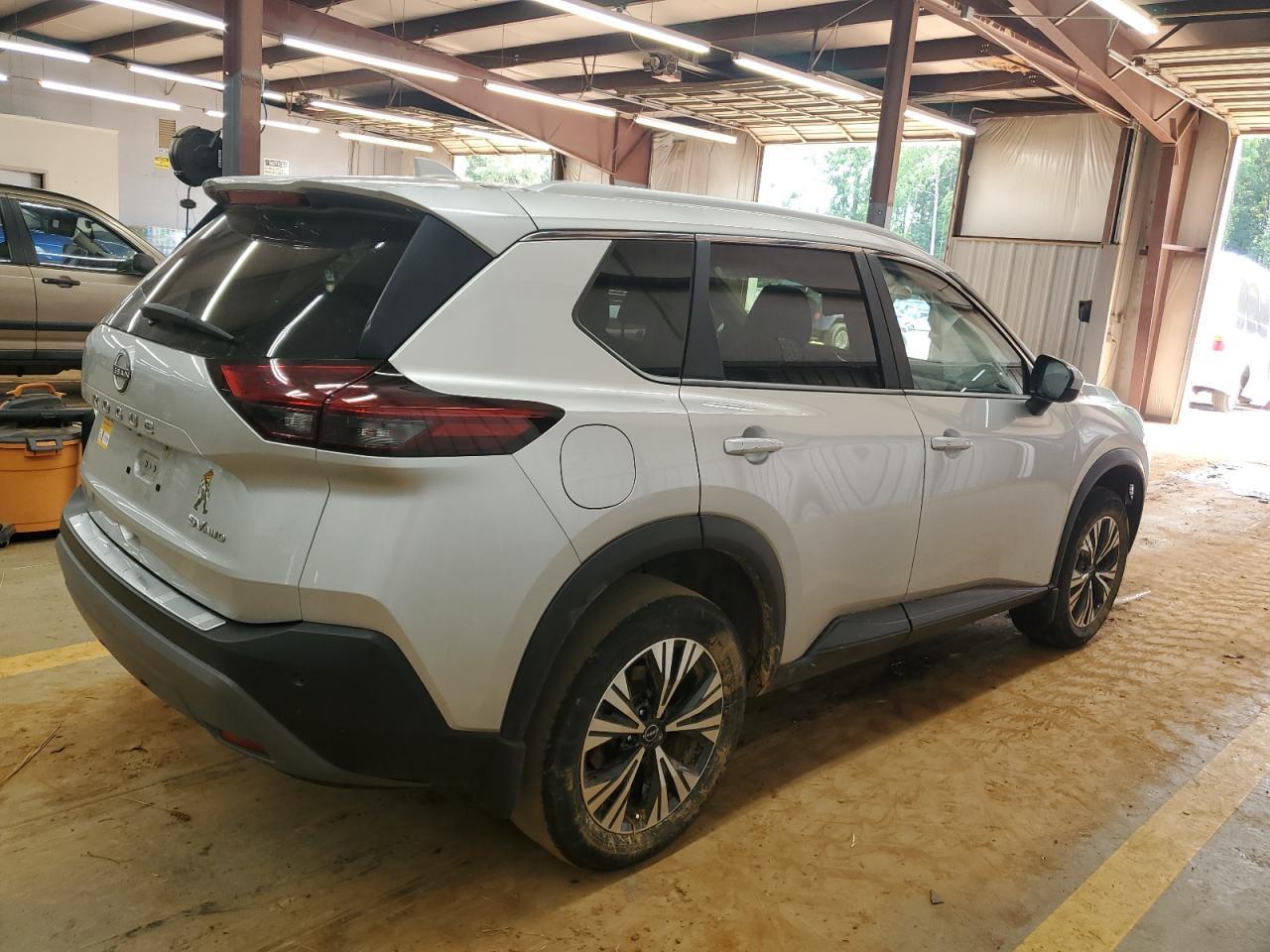 2023 Nissan Rogue Sv - Image 3