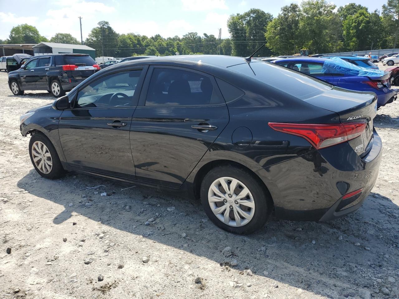 2021 Hyundai Accent Se - Фото 2