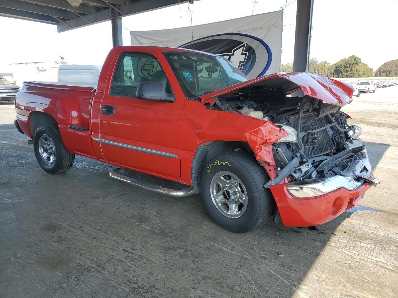 2004 GMC New Sierra C1500 - Image 4