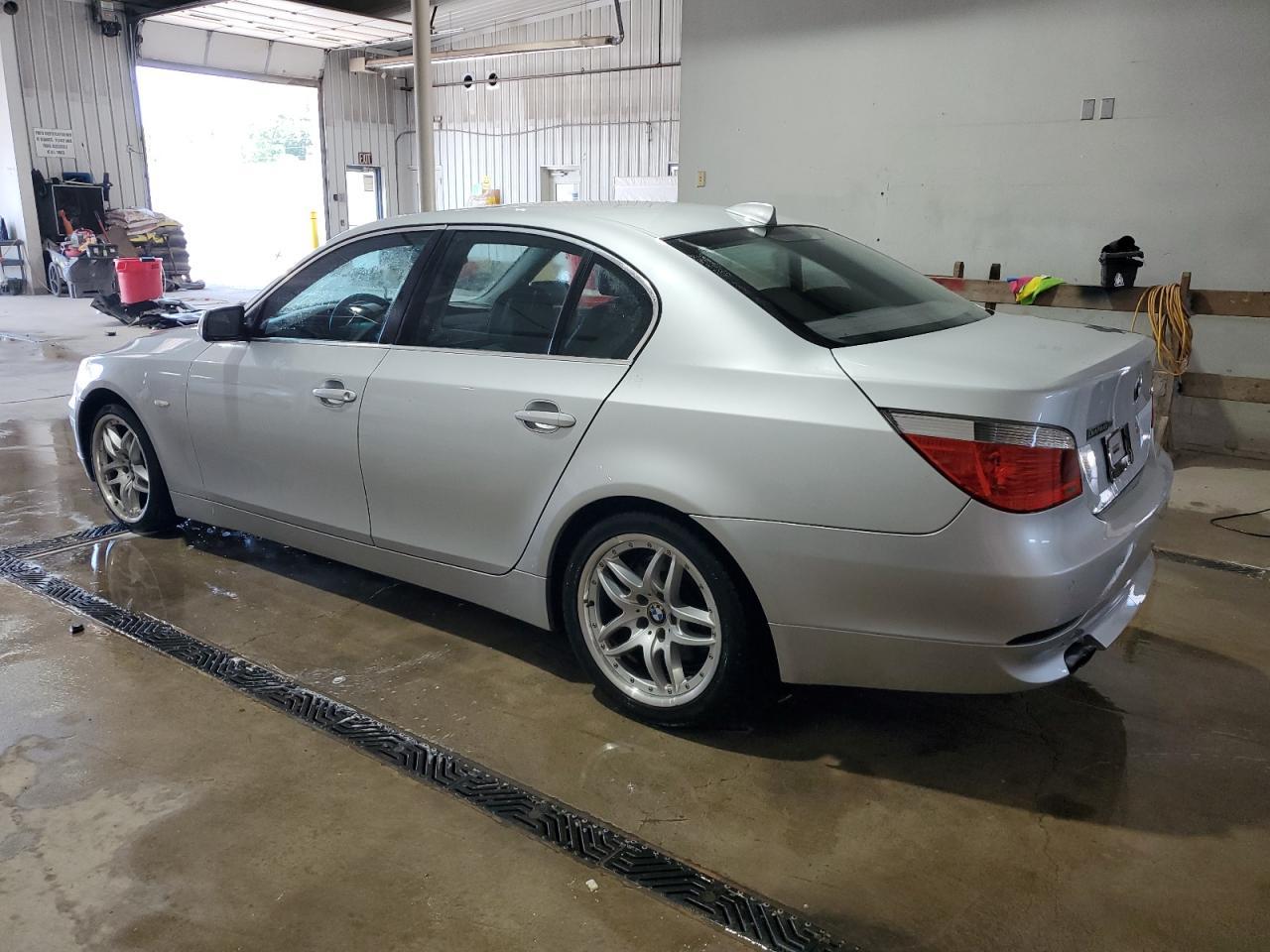 2005 BMW 530 I - Фото 2