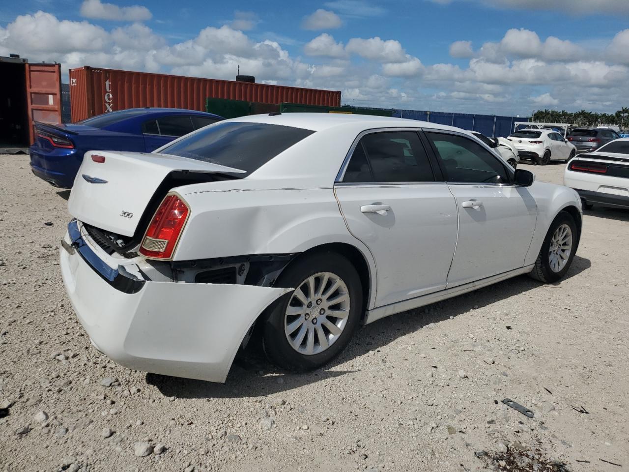 2014 Chrysler 300 - Image 3