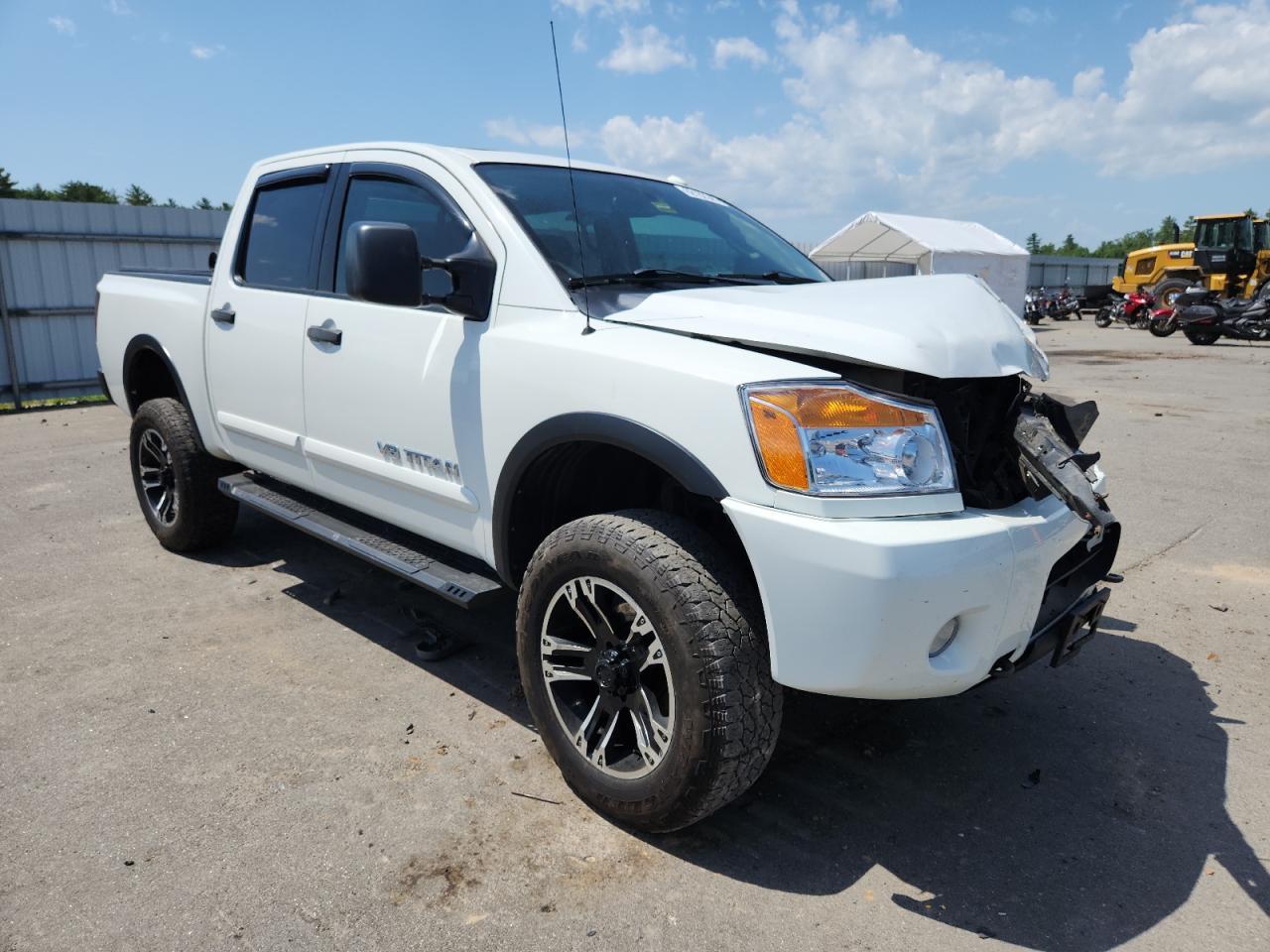 2015 Nissan Titan S - Фото 4