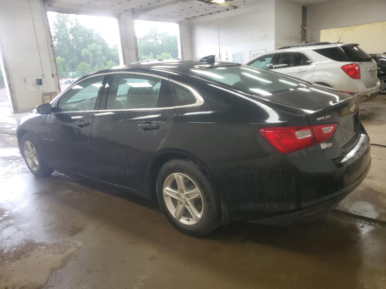 2022 Chevrolet Malibu Ls - Фото 2