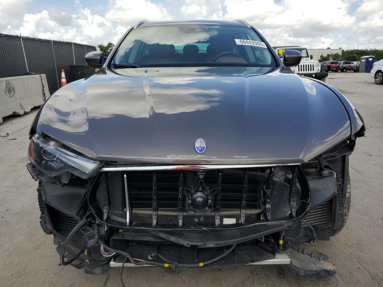 2017 Maserati Levante S Luxury - Image 5