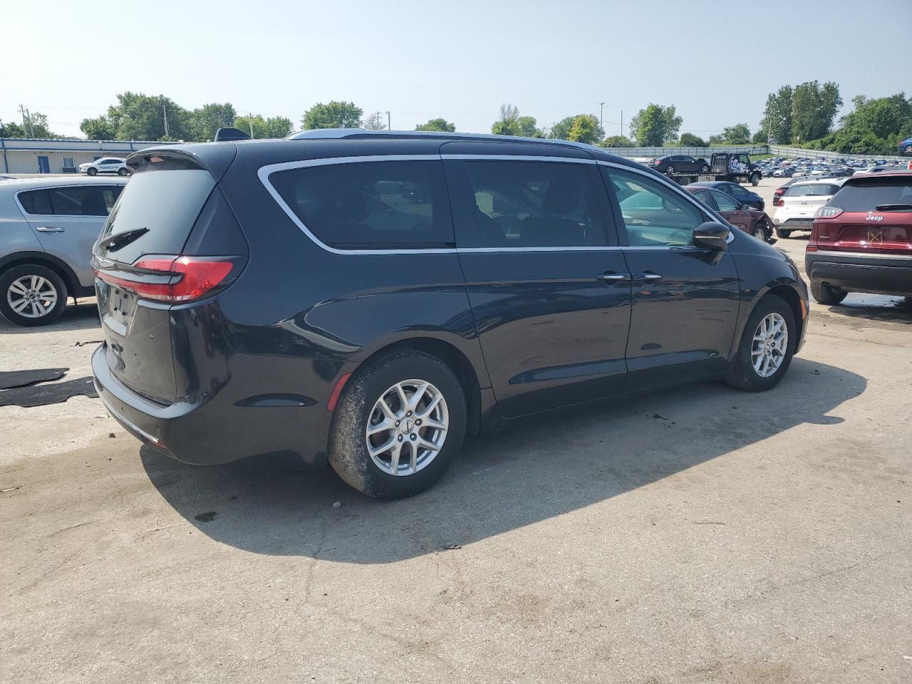 2021 Chrysler Pacifica Touring L - Фото 3