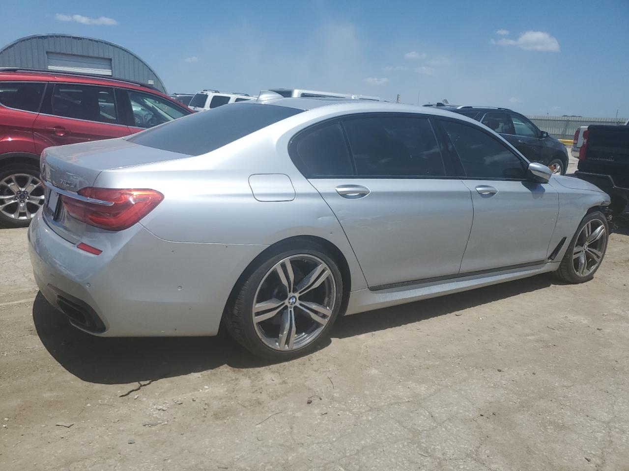 2016 BMW 750 Xi - Image 3