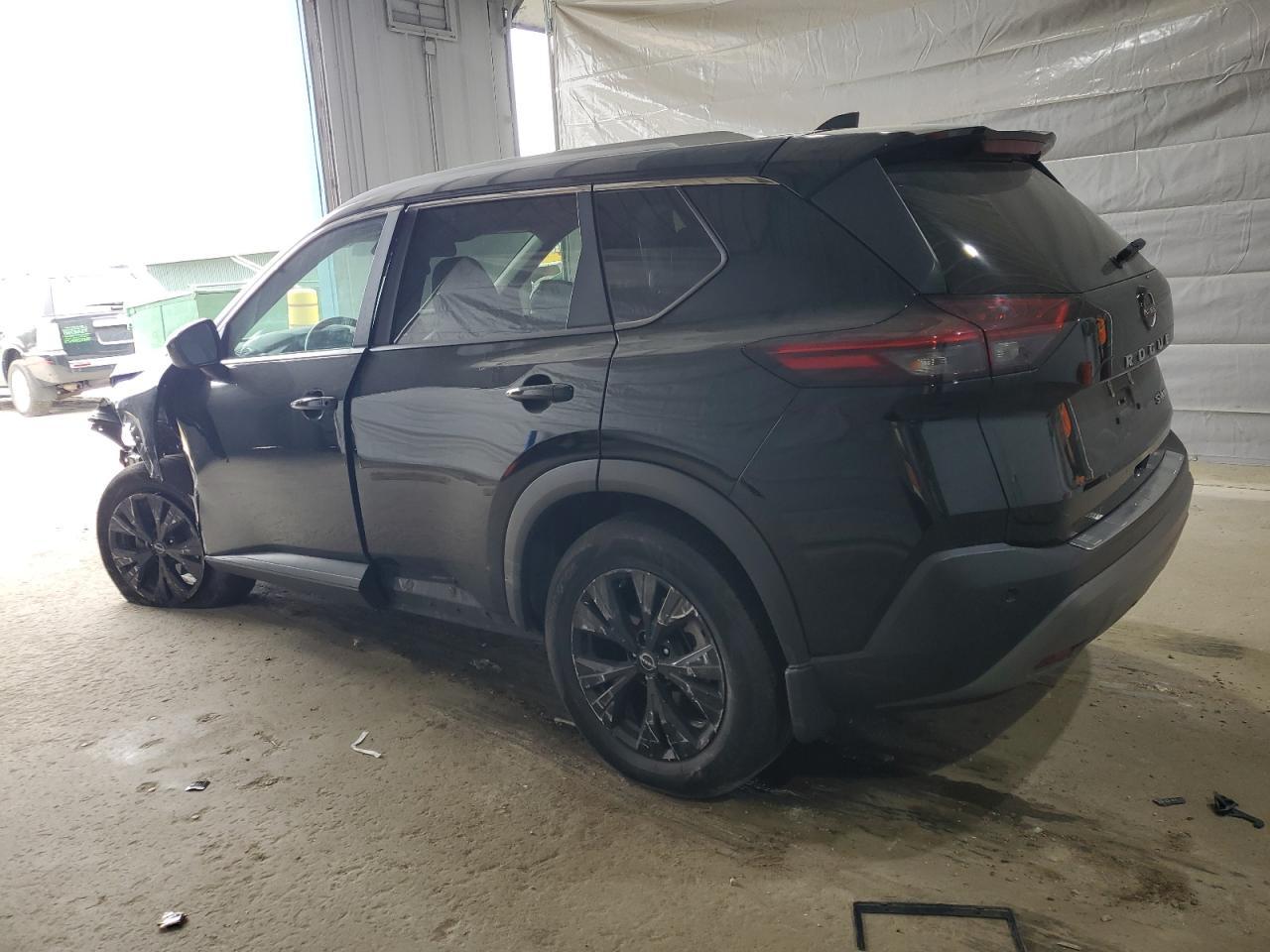 2023 Nissan Rogue Sv - Image 2