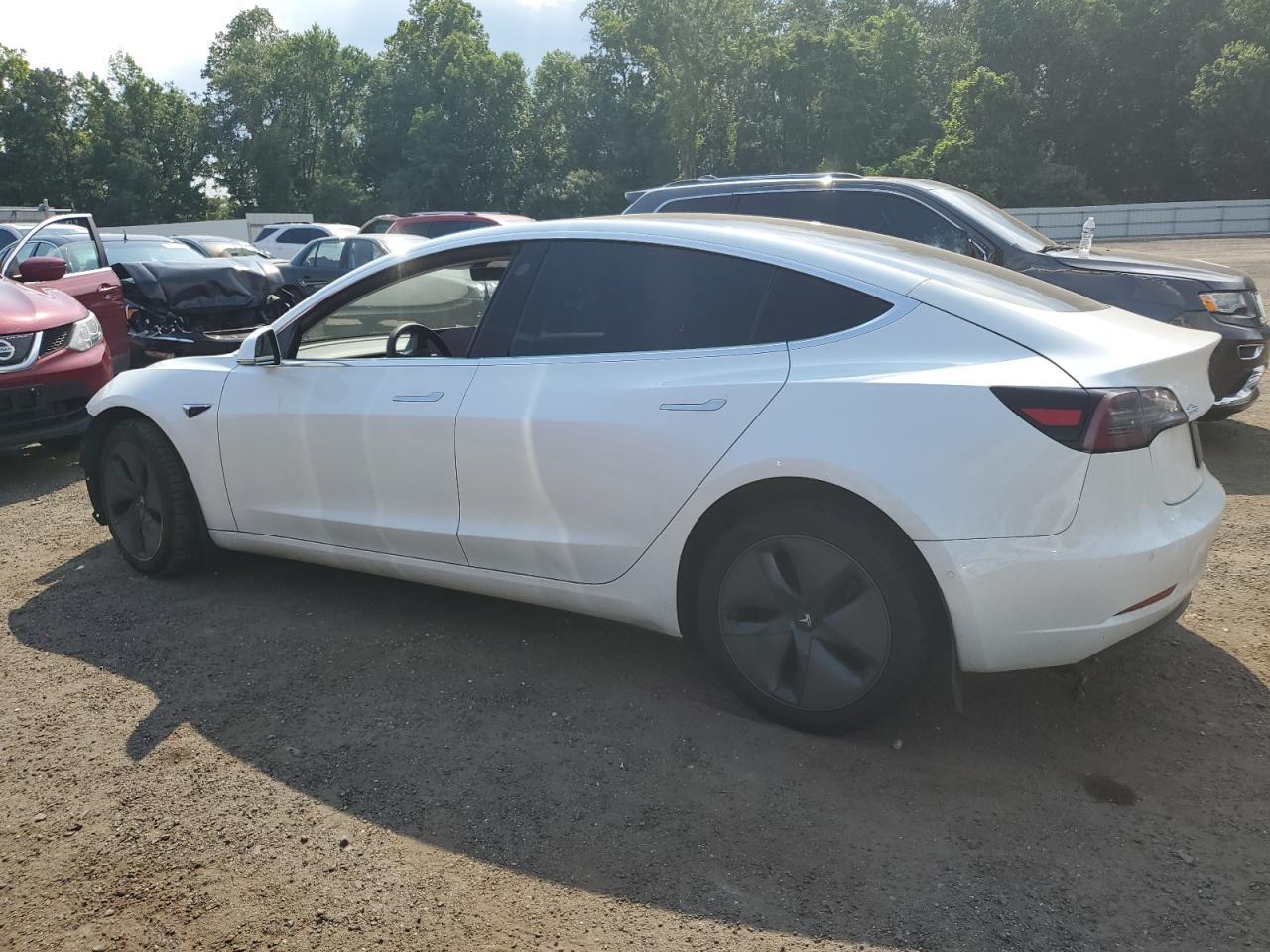 2020 Tesla Model 3 - Фото 2