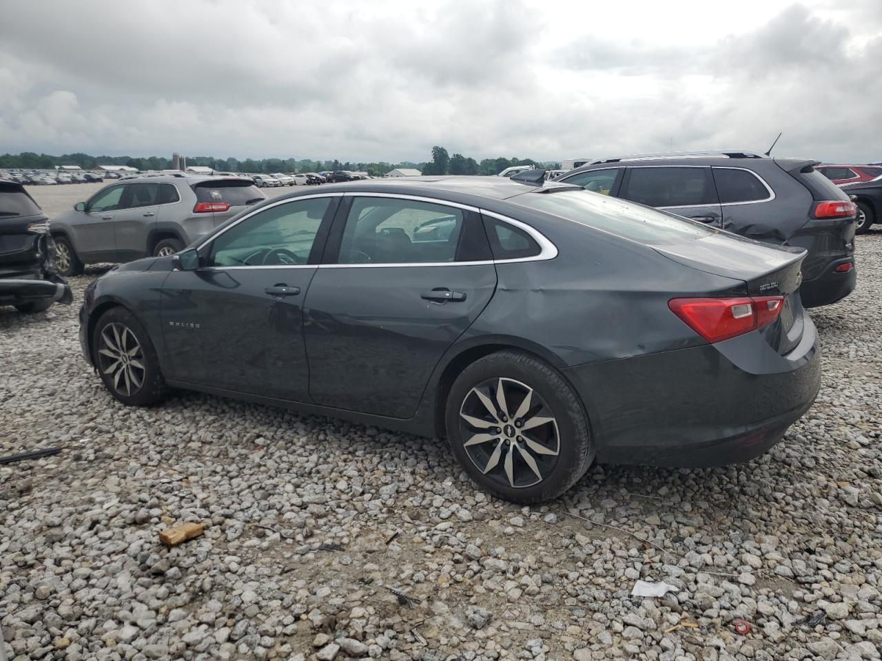 2017 Chevrolet Malibu Lt - Image 2