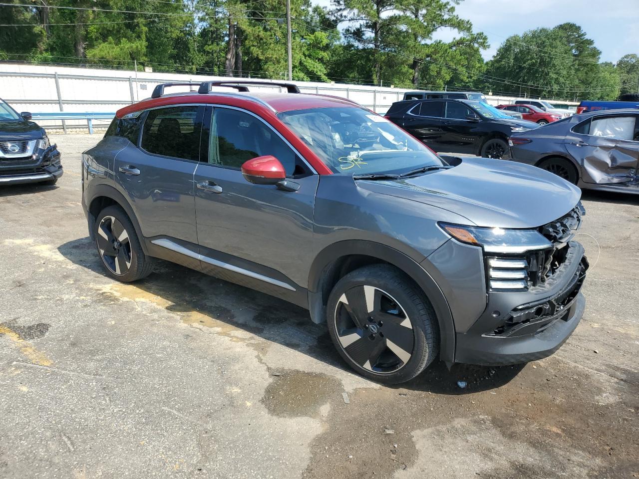 2025 Nissan Kicks Sr - Image 4