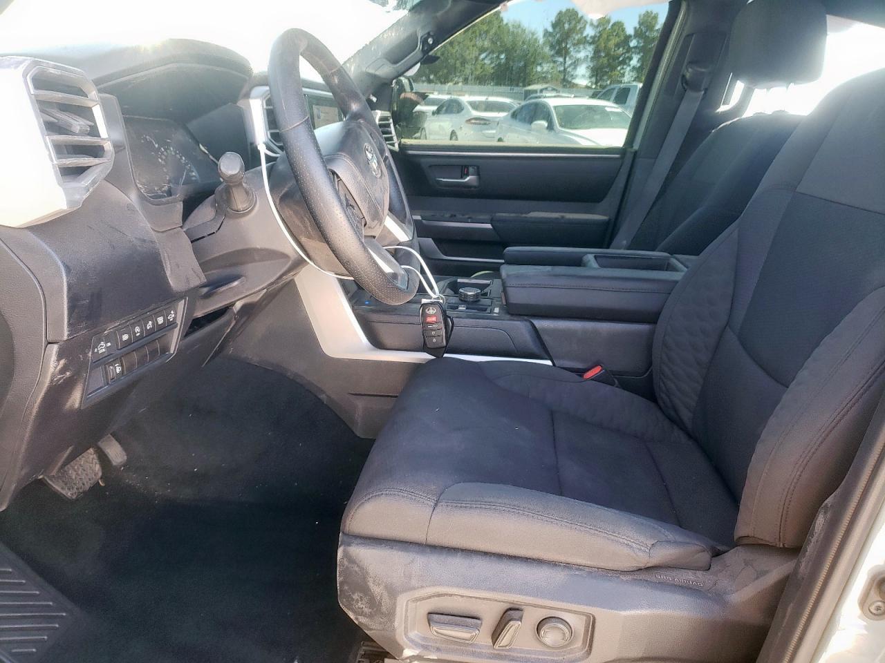 2025 Toyota Tundra Crewmax Sr - Image 7