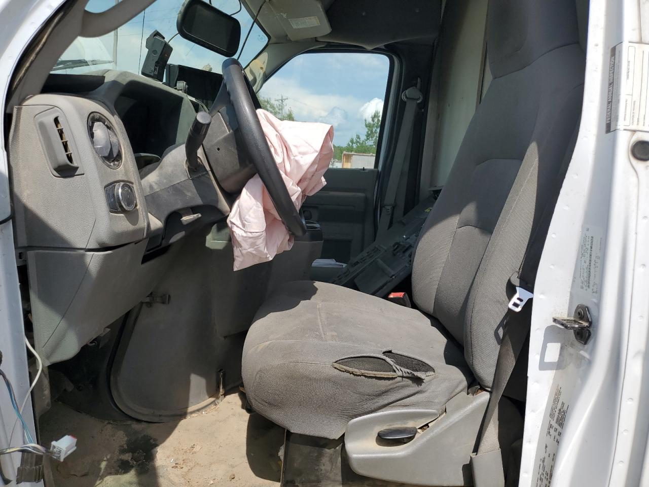2021 Ford Econoline E350 Super Duty Cutaway Van - Фото 7
