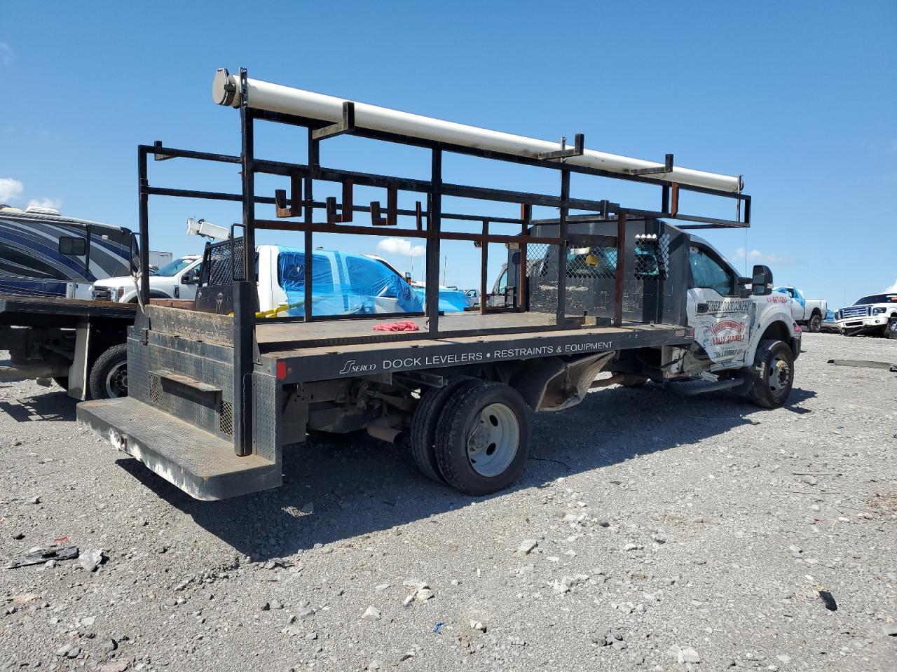 2017 Ford F550 Super Duty - Фото 3