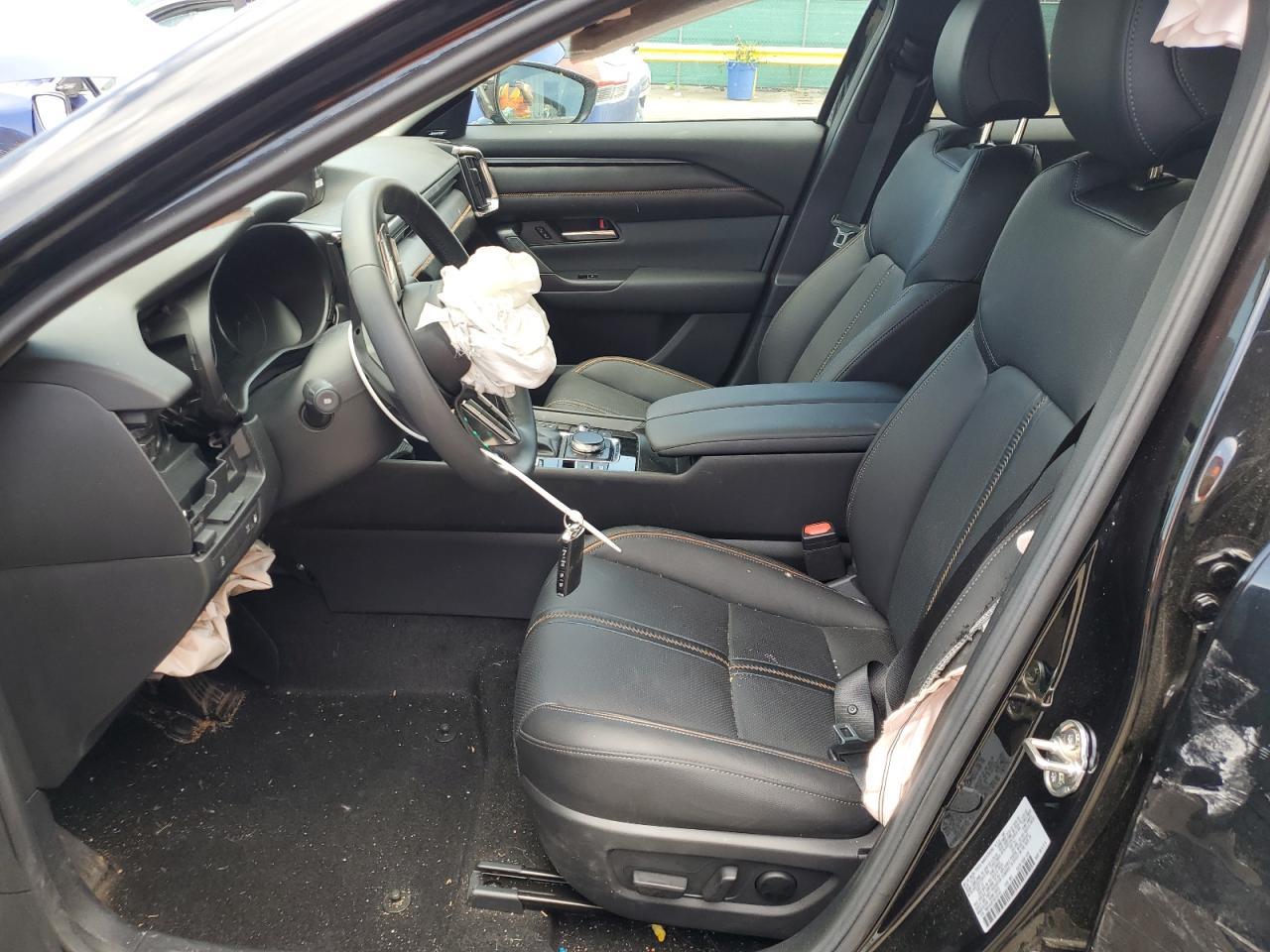 2025 Mazda Cx-50 Premium Plus - Image 7