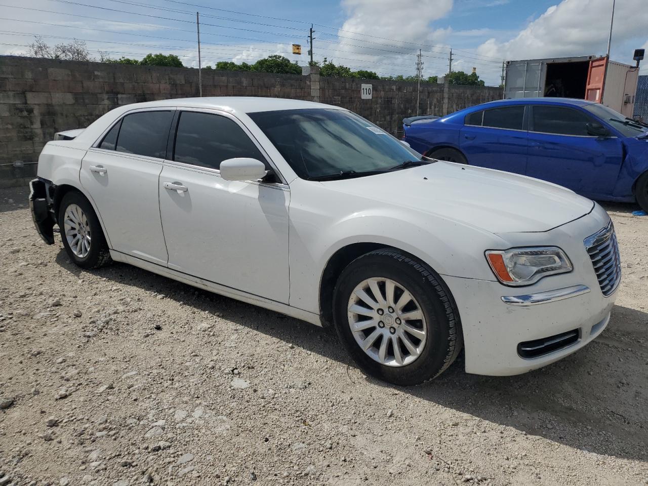 2014 Chrysler 300 - Image 4