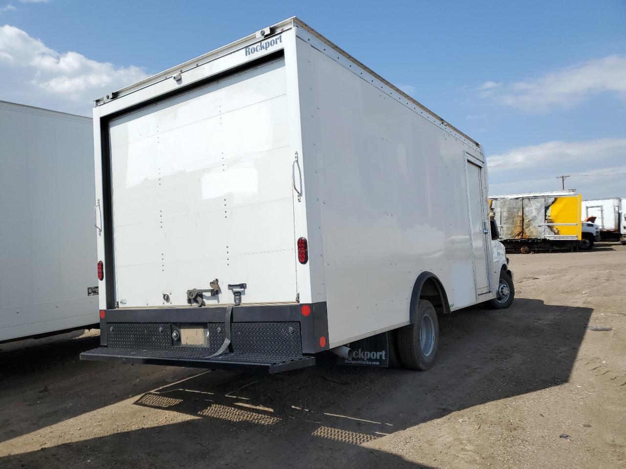 2022 Chevrolet Express G3500 - Фото 3