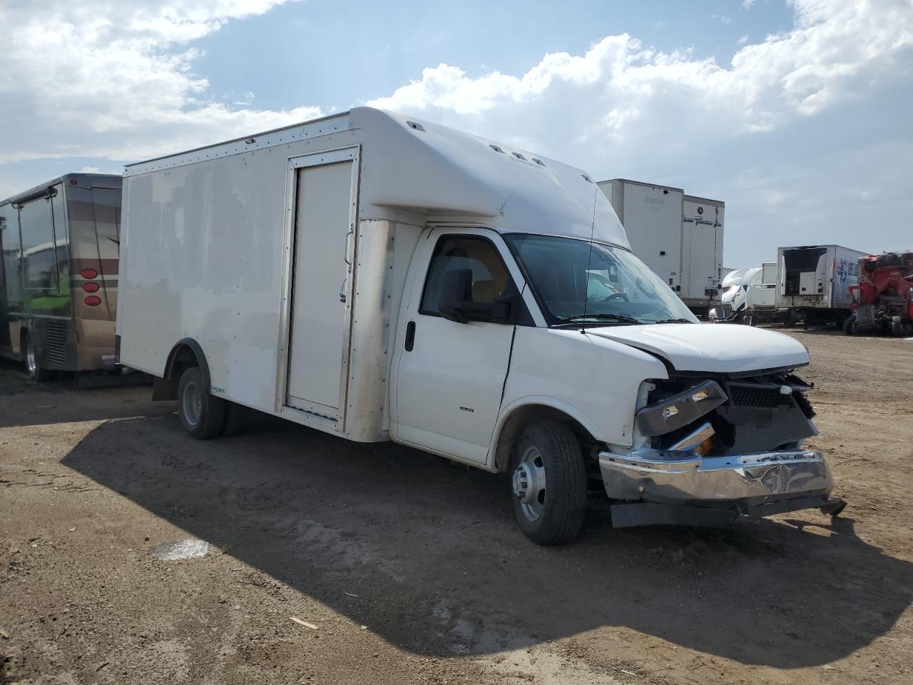 2022 Chevrolet Express G3500 - Фото 4