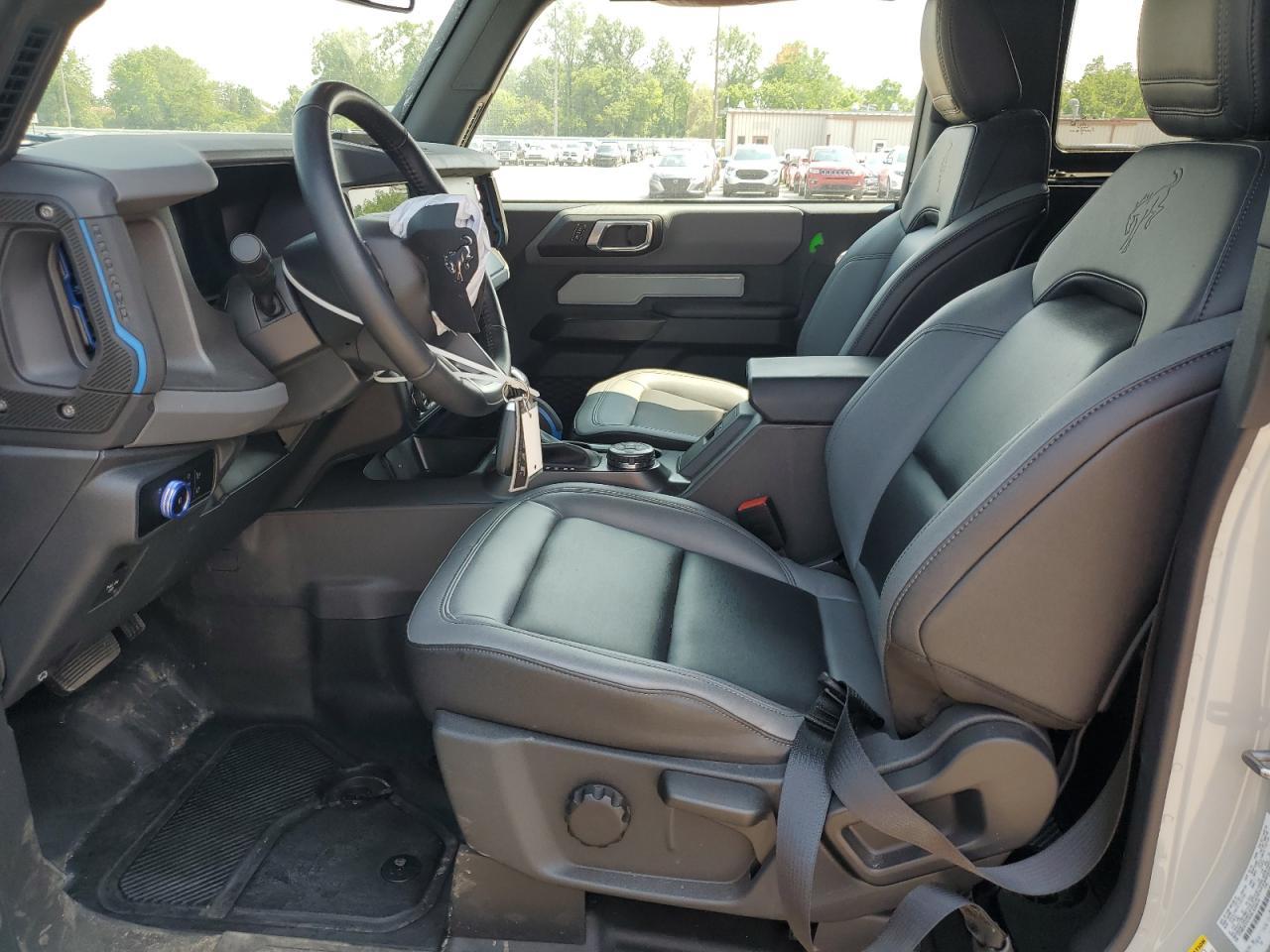 2024 Ford Bronco Black Diamond - Image 7