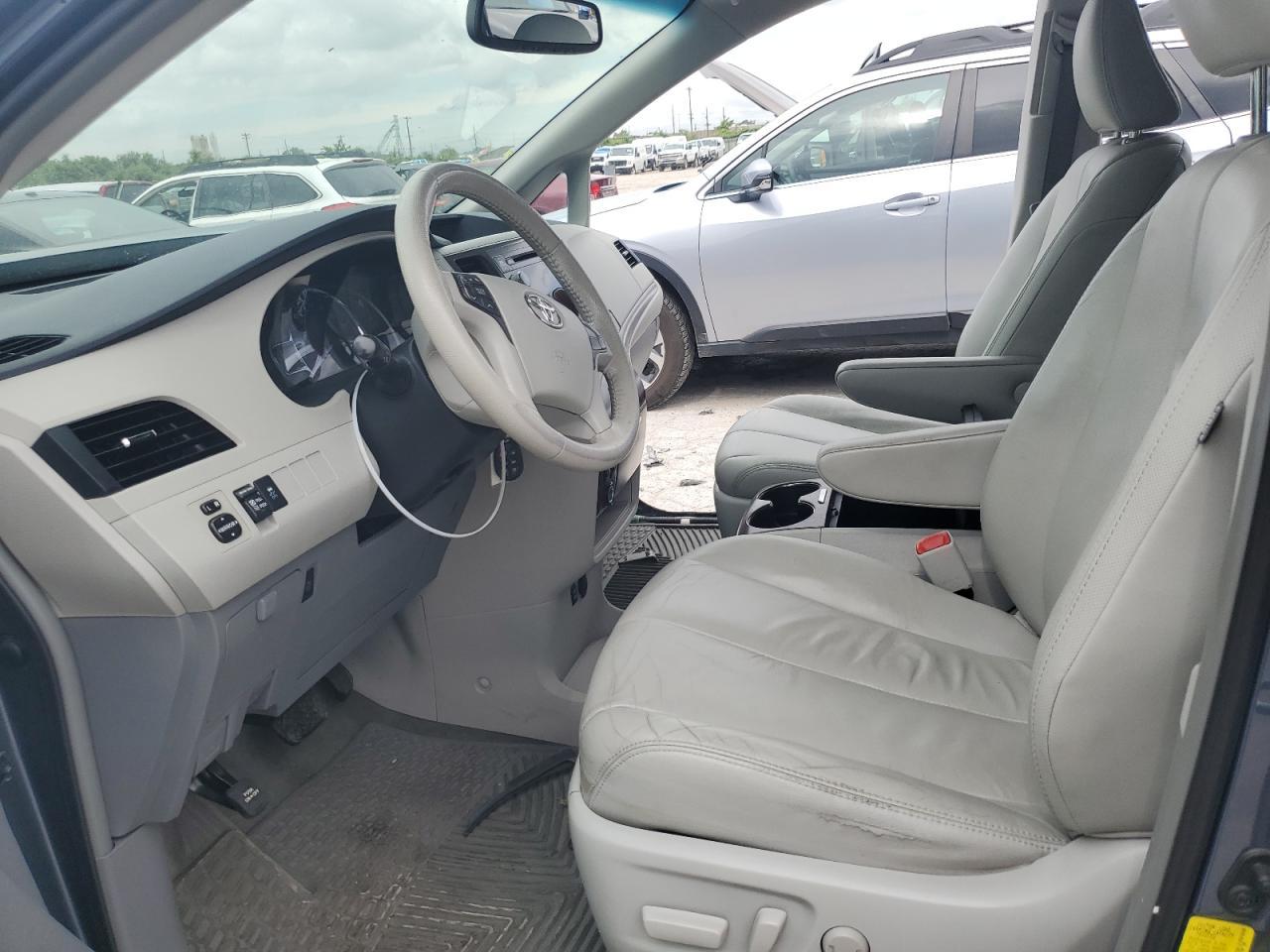 2013 Toyota Sienna Xle - Фото 7