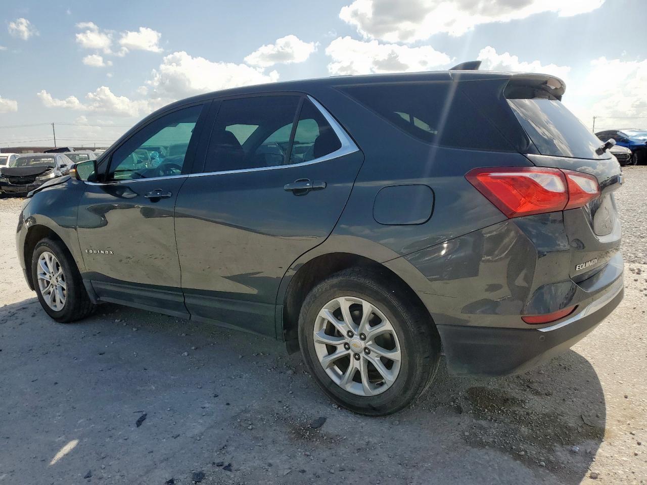 2018 Chevrolet Equinox Lt - Image 2