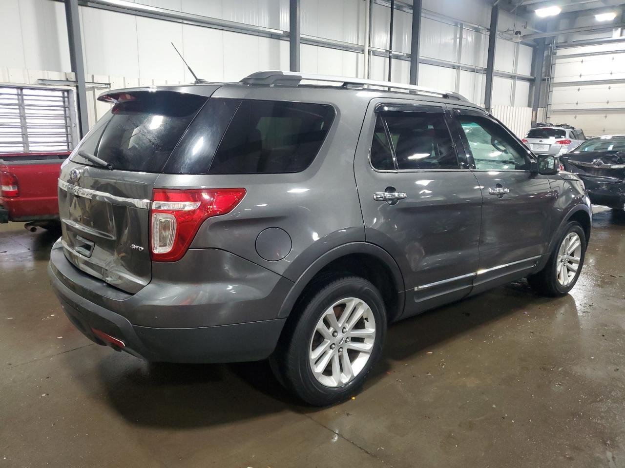 2015 Ford Explorer Xlt - Фото 3