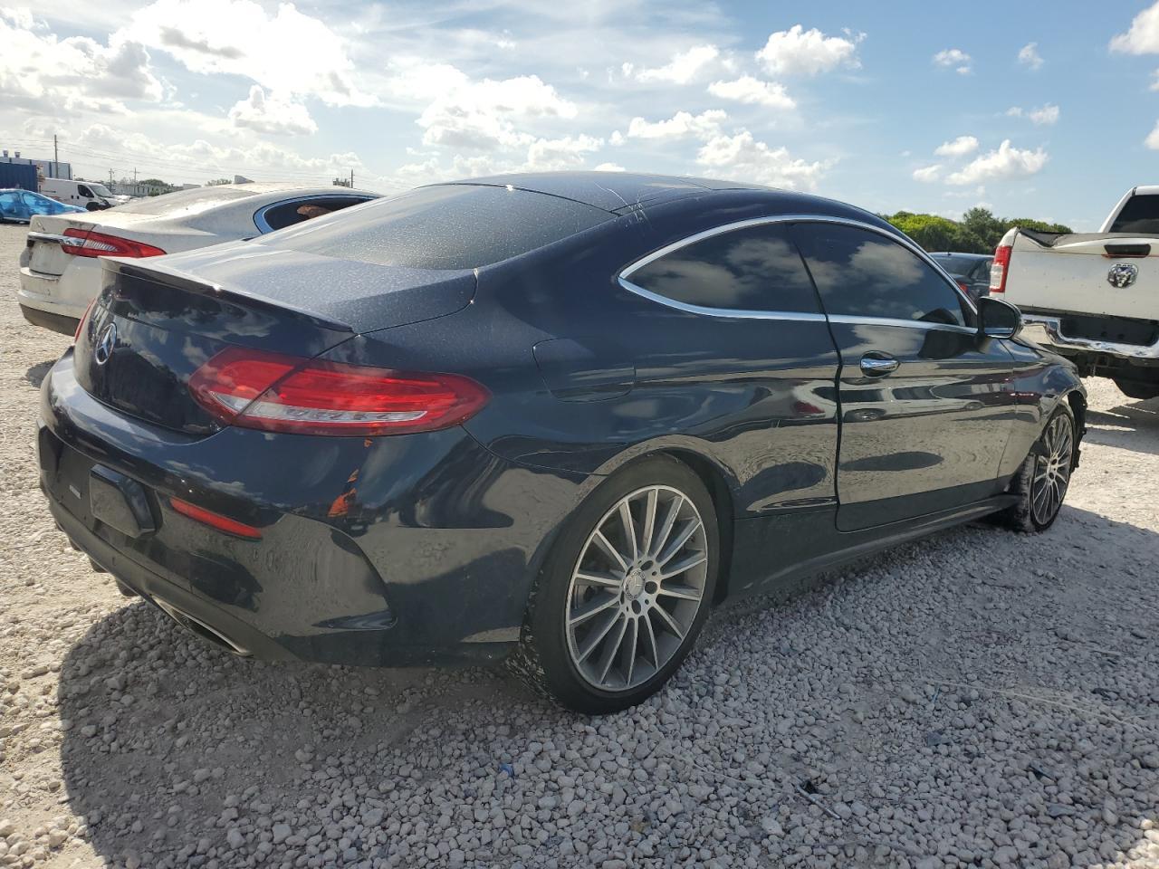 2017 Mercedes-Benz C 300 - Фото 3