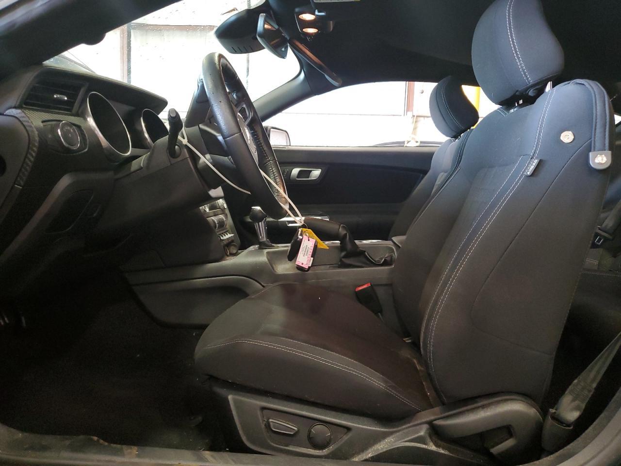 2022 Ford Mustang - Фото 7