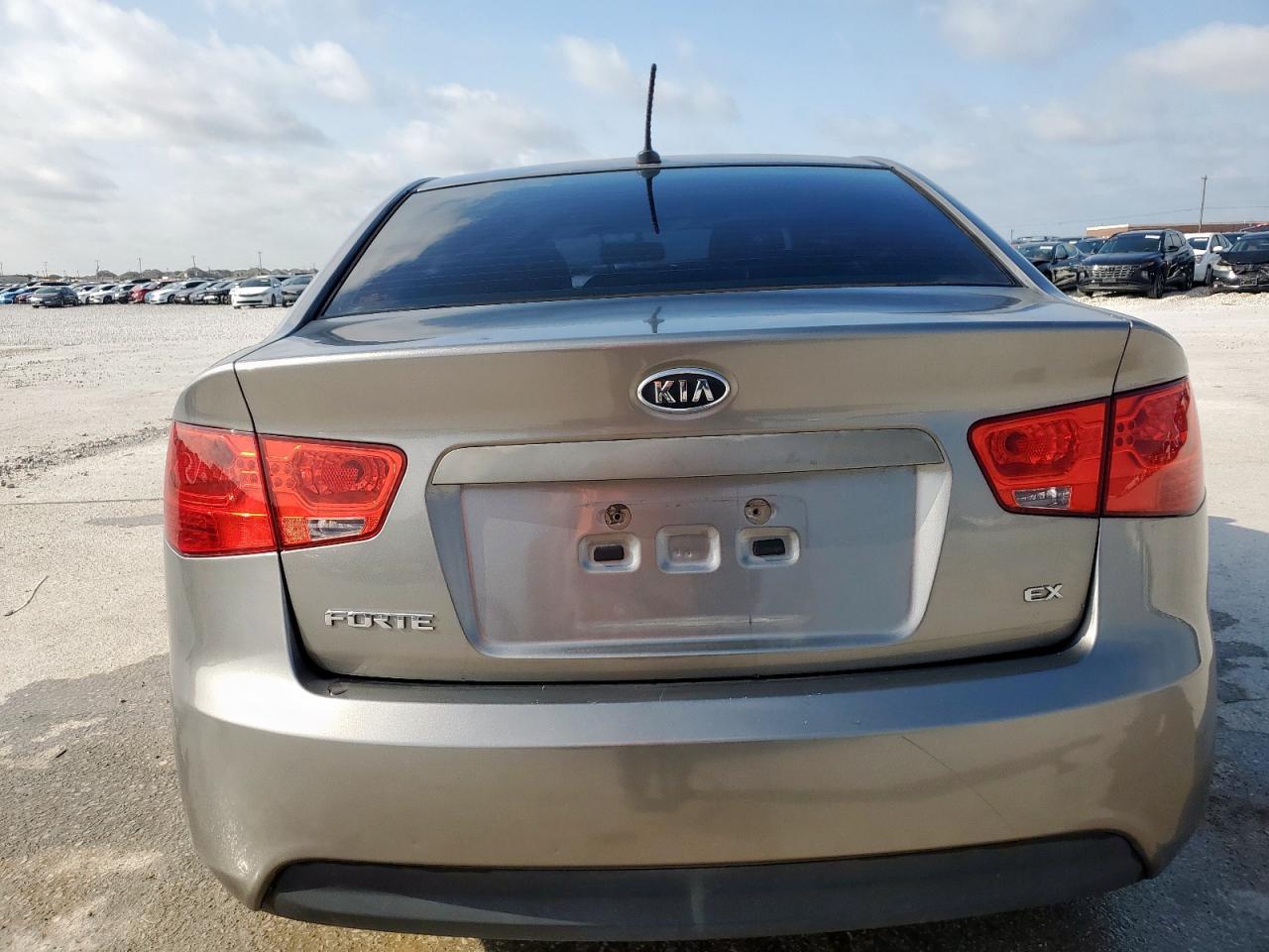 2013 Kia Forte Ex - Image 6