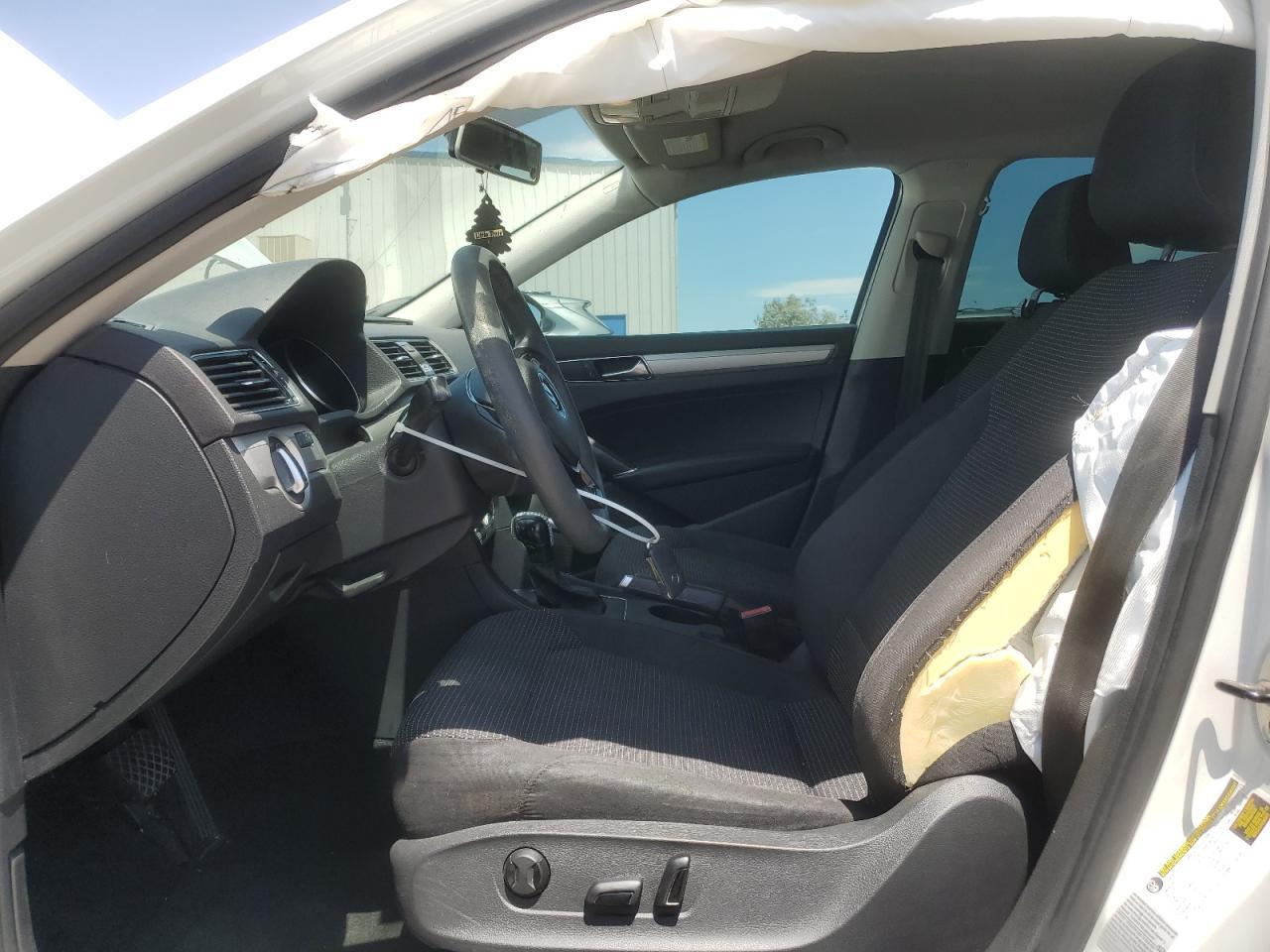 2018 Volkswagen Passat S - Image 7