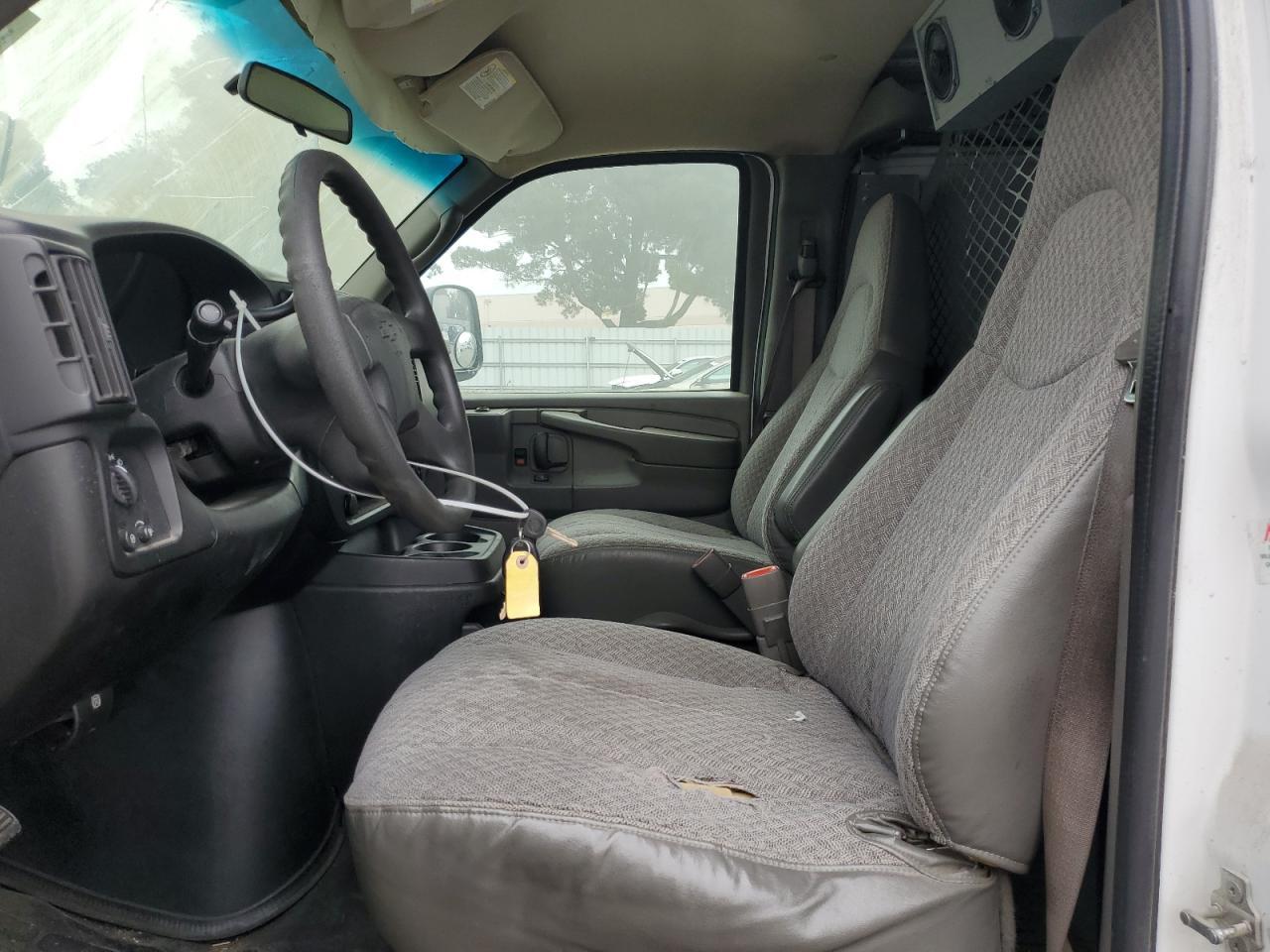 2007 Chevrolet Express G2500 - Image 7