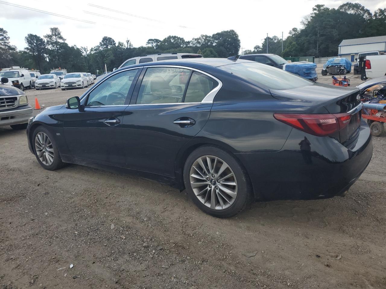 2018 Infiniti Q50 Luxe - Image 2