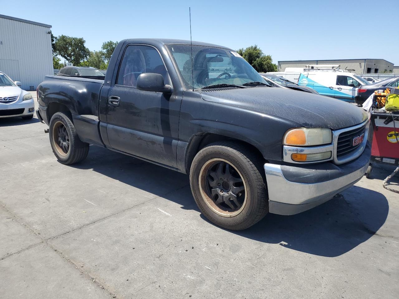 2002 GMC New Sierra C1500 - Image 4