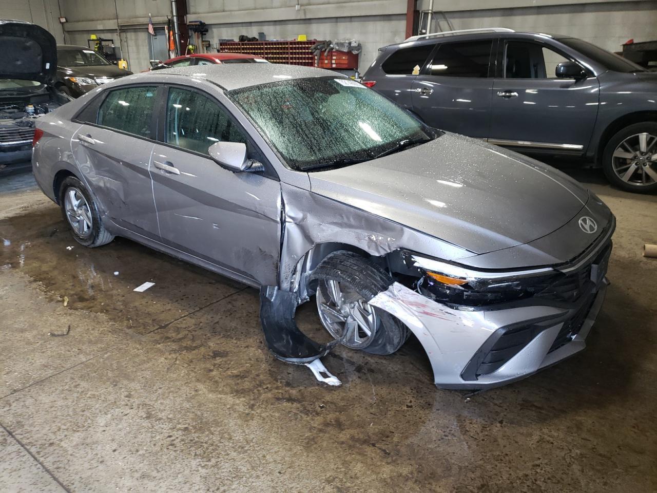 2024 Hyundai Elantra Se - Фото 4