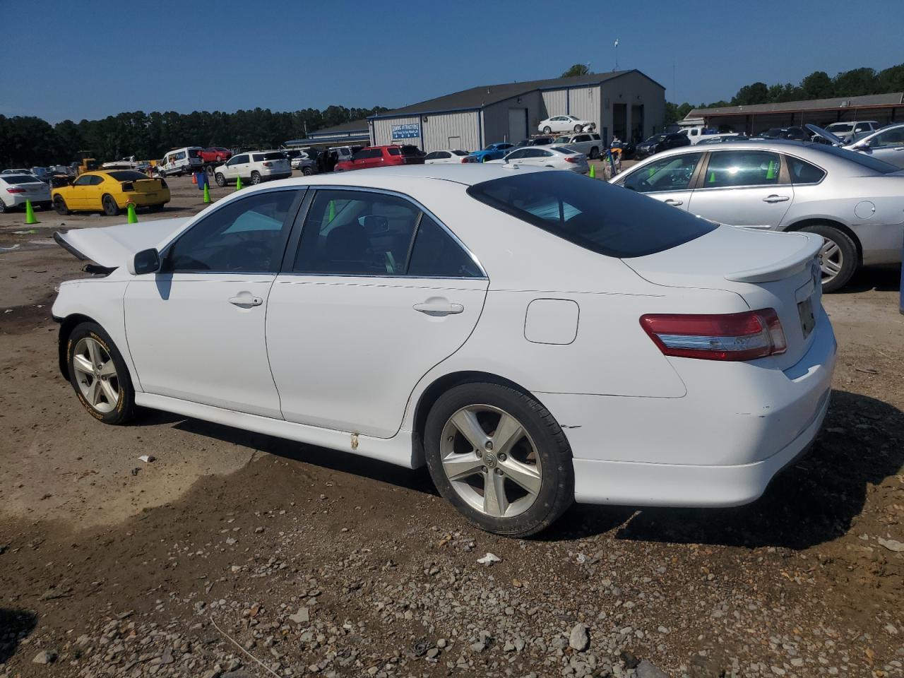 2011 Toyota Camry Se - Фото 2