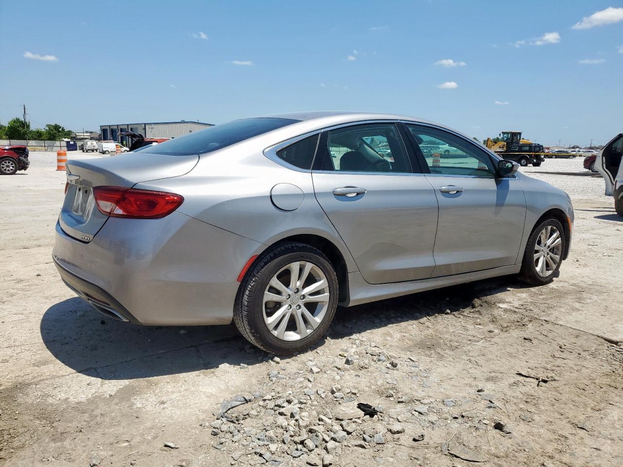 2015 Chrysler 200 Limited - Фото 3